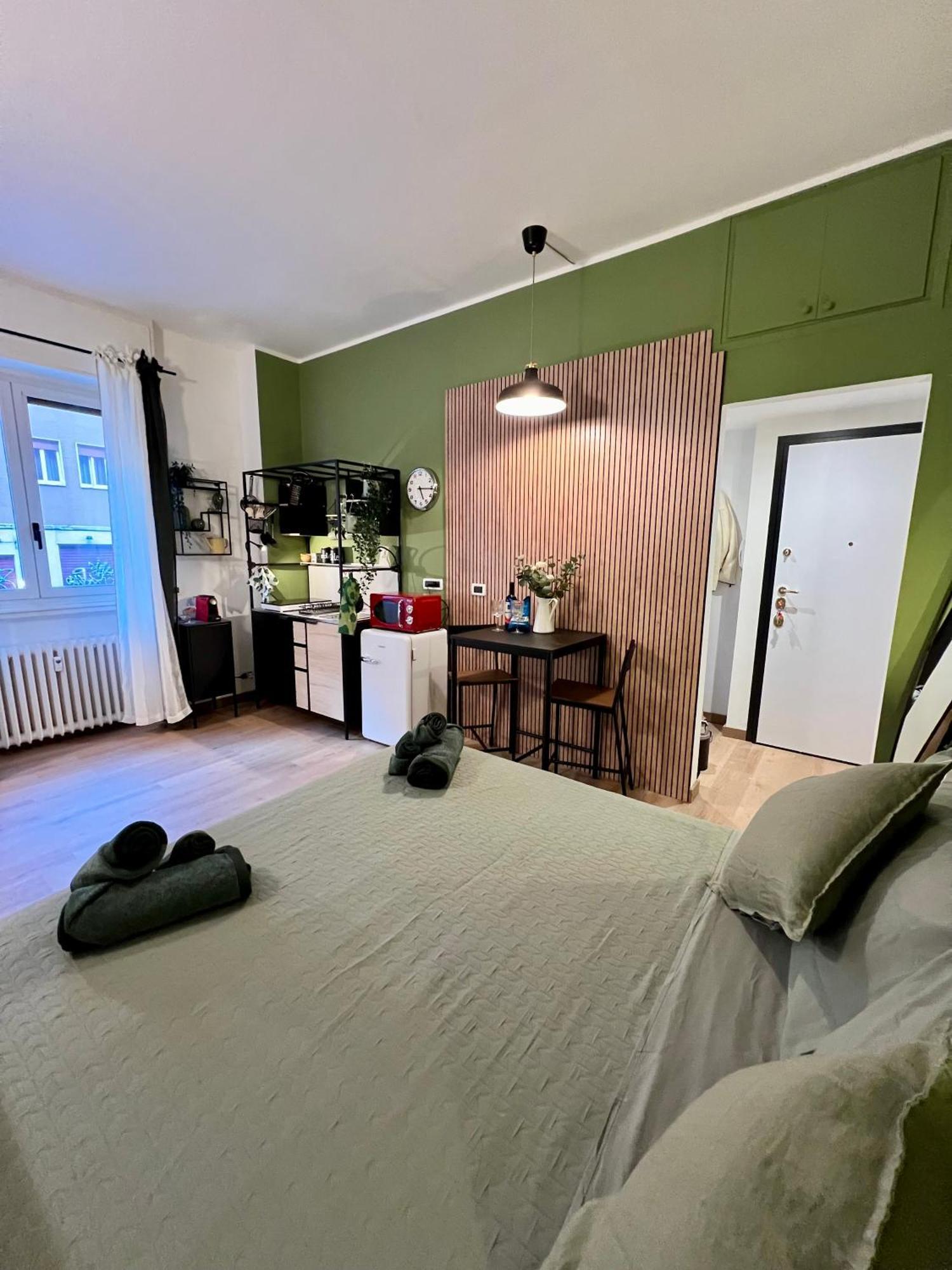 La Bella Milano Charme Apartment 3 Km Away From Duomo/ Netflix & Wi-Fi Included Kültér fotó