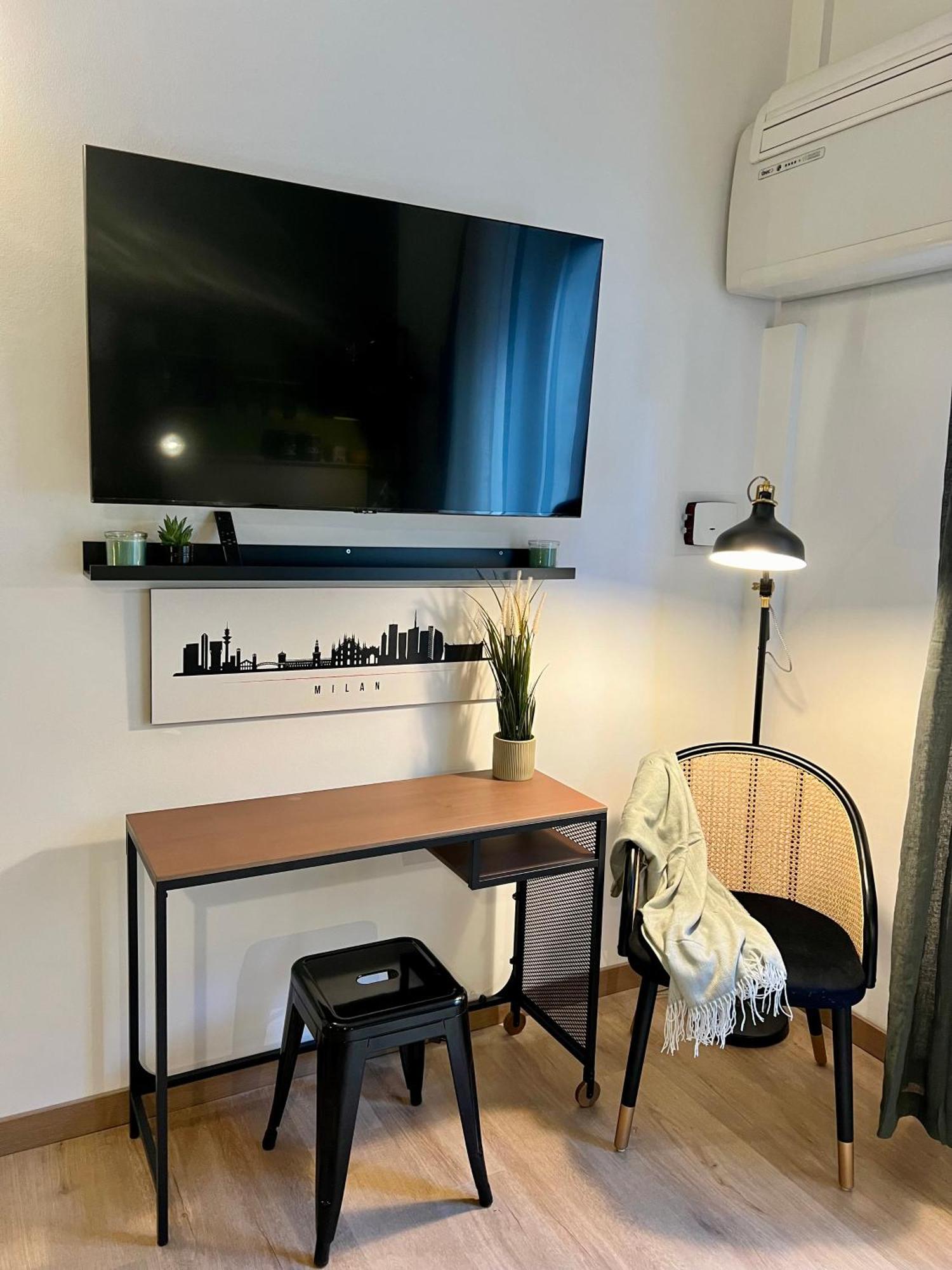La Bella Milano Charme Apartment 3 Km Away From Duomo/ Netflix & Wi-Fi Included Kültér fotó